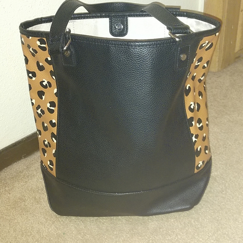 Thirty one colorblock purse